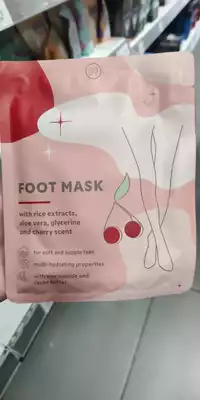 DAYES - Foot mask cherry scent