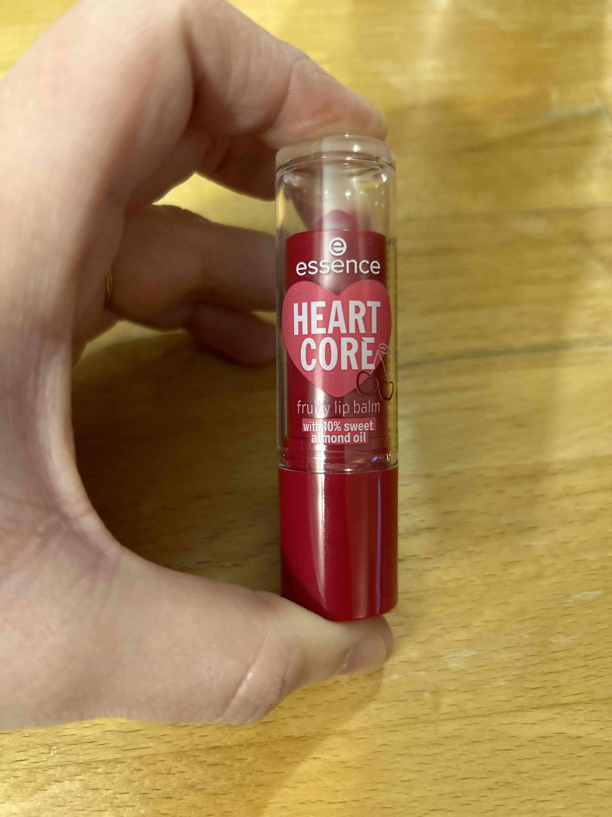 ESSENCE - Heart core - Fruity lip balm