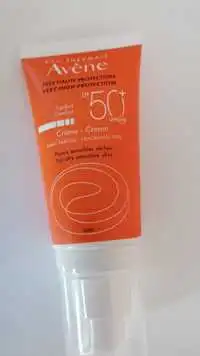 AVÈNE - Crème très haute protection SPF 50+