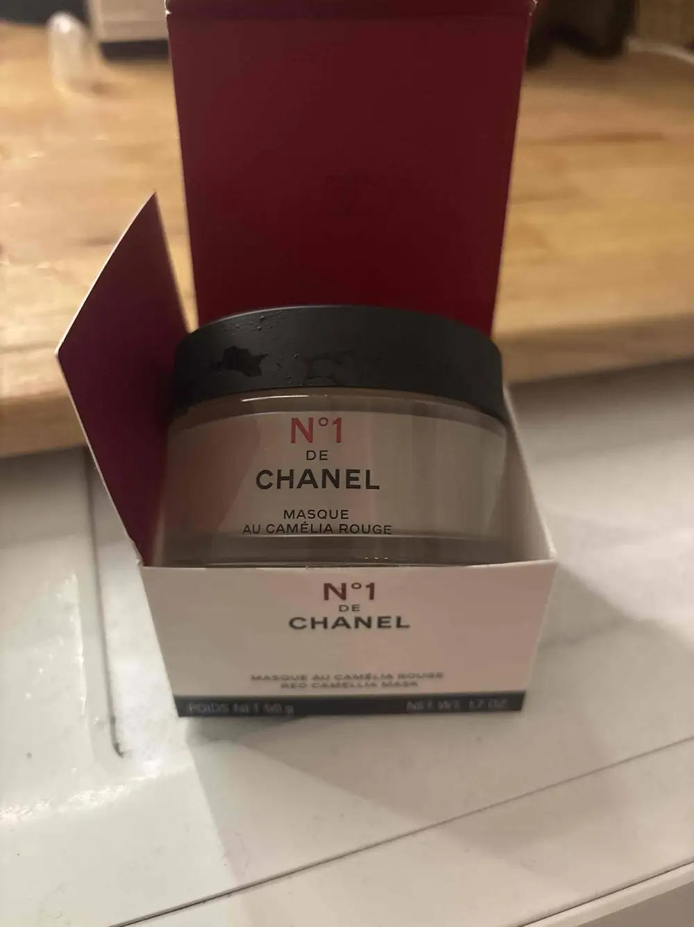 CHANEL - N°1 de chanel - Masque au camélia rouge