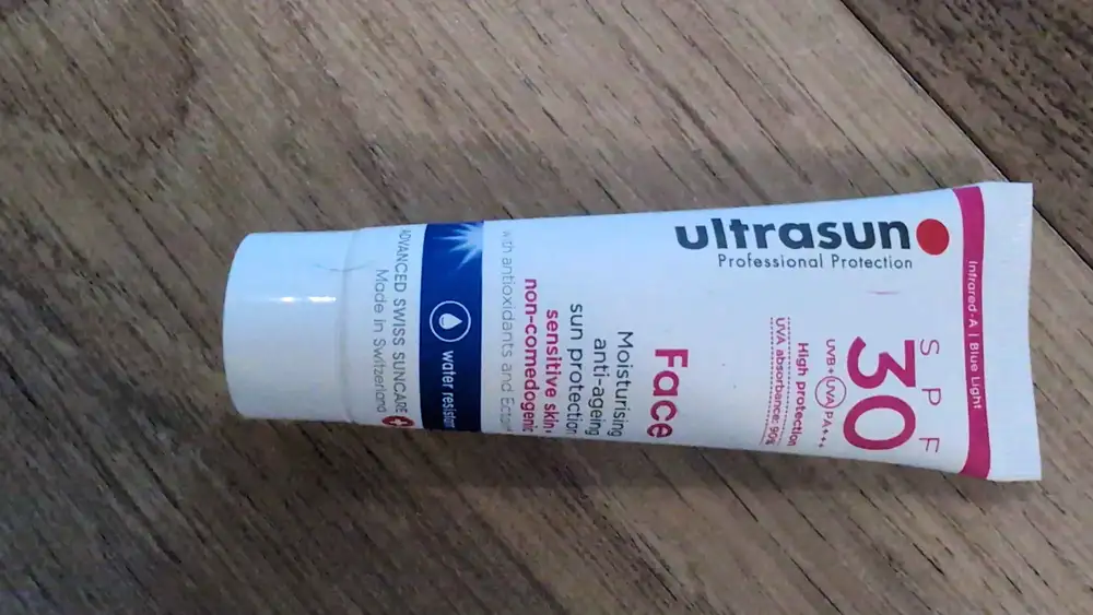 ULTRASUN - Face moisturising anti ageing sun protection SPF 30