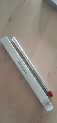 MARTINE COSMETICS - Lip pencil