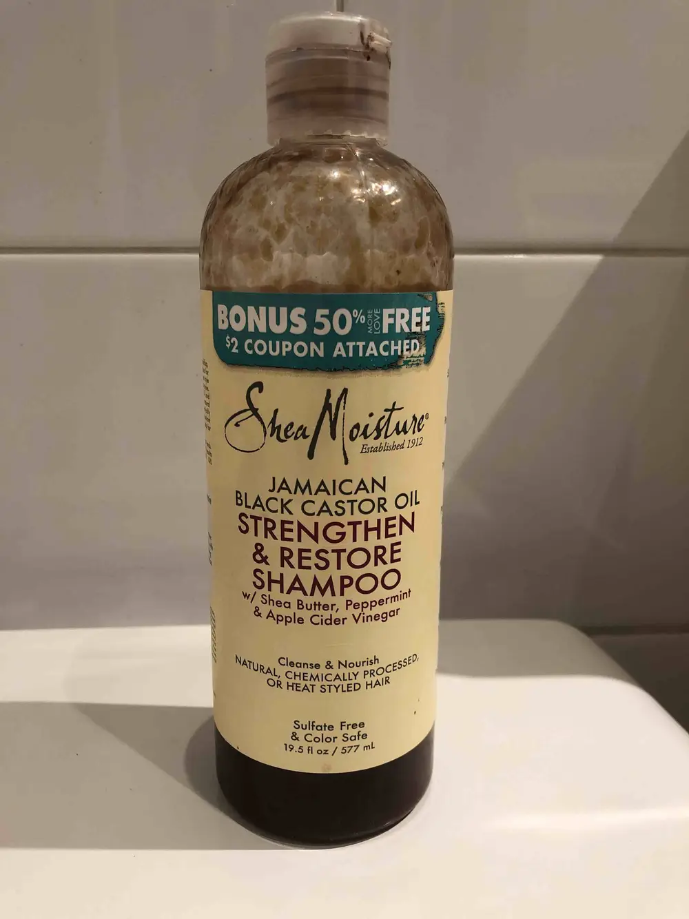 SHEA MOISTURE - Jamaican black castor oil - Strengthen & restore shampoo