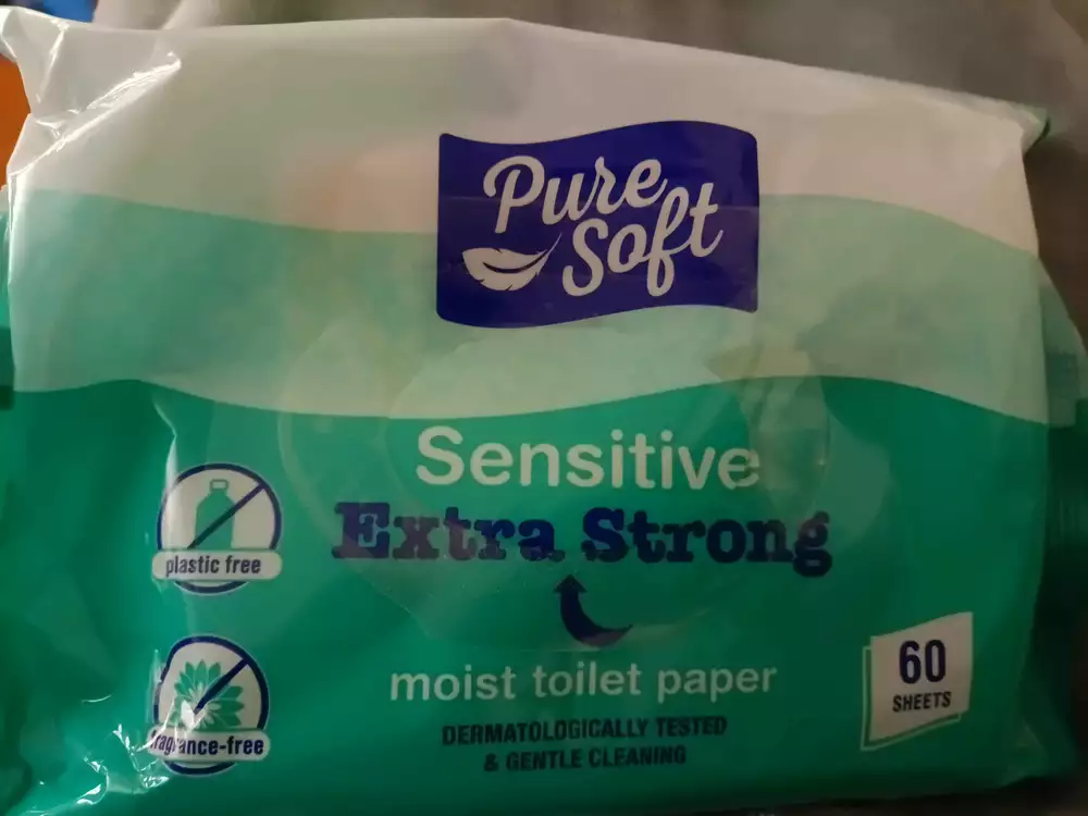 PURE SOFT - Sensitive extra strong - Moist toilet paper