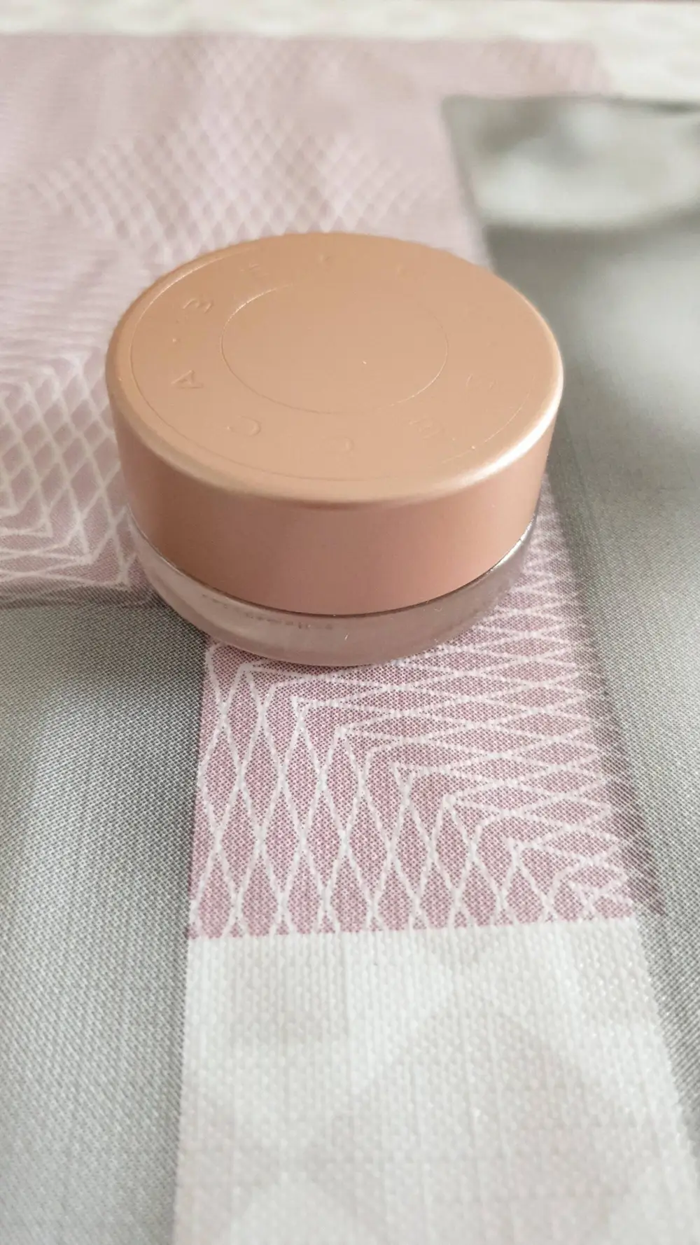 BECCA - Crème correctrice contour des yeux