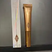 CHARLOTTE TILBURY - Glowgasm beauty light wand - Illuminateur facile