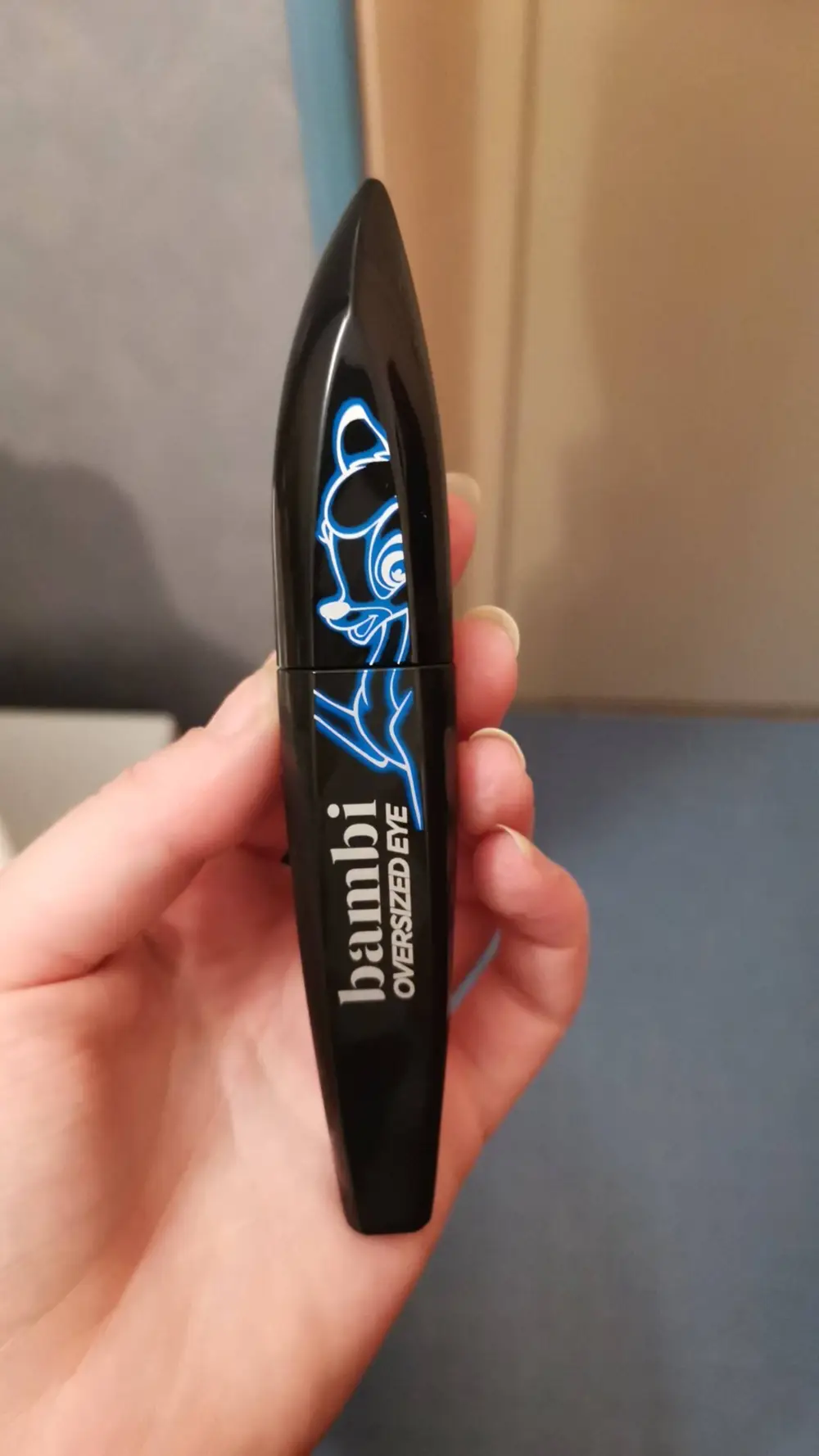 L'ORÉAL PARIS - Bambi oversized eye - Intense black mascara