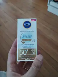 NIVEA - Protector solar facial ultra light daily fluid FPS50+