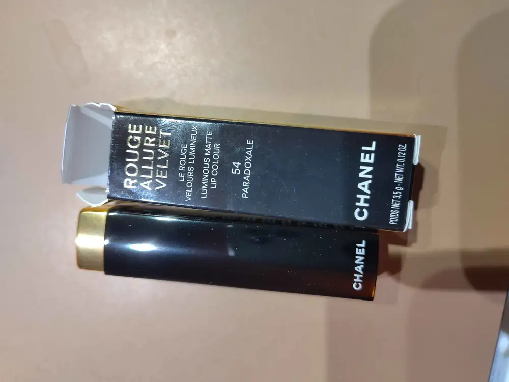 CHANEL - Rouge allure velvet 54 paradoxale