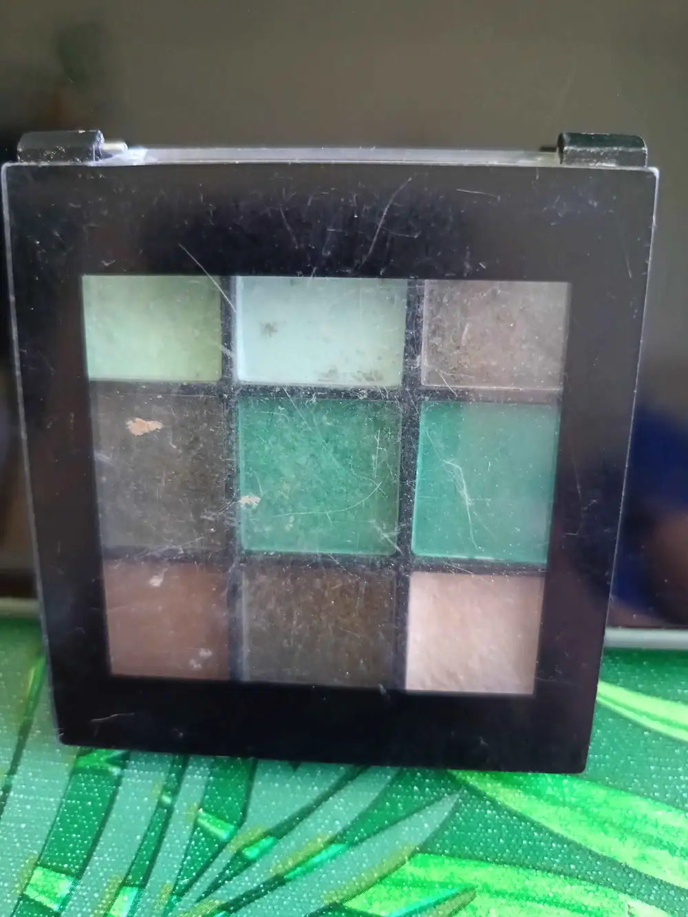 D'DONNA - Mod 24K diamond eyeshadow