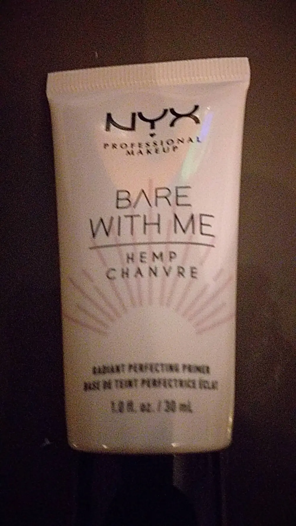 NYX - Bare with me - Base de teint pérfectrice éclat