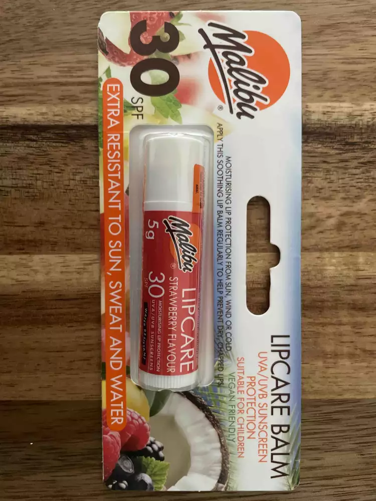 MALIBU - Strawberry flavour - Lipcare balm 30 SPF