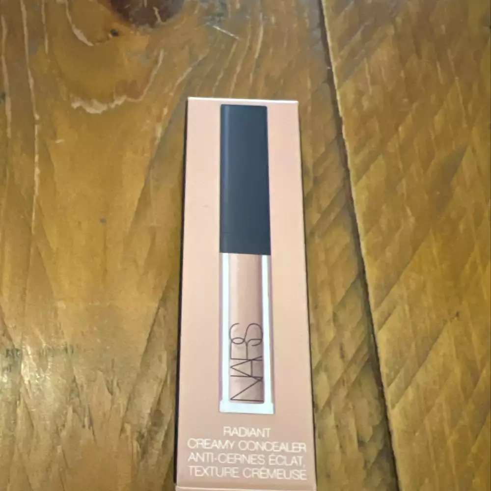 NARS - Radiant - Anti-cernes éclat texture cremeuse
