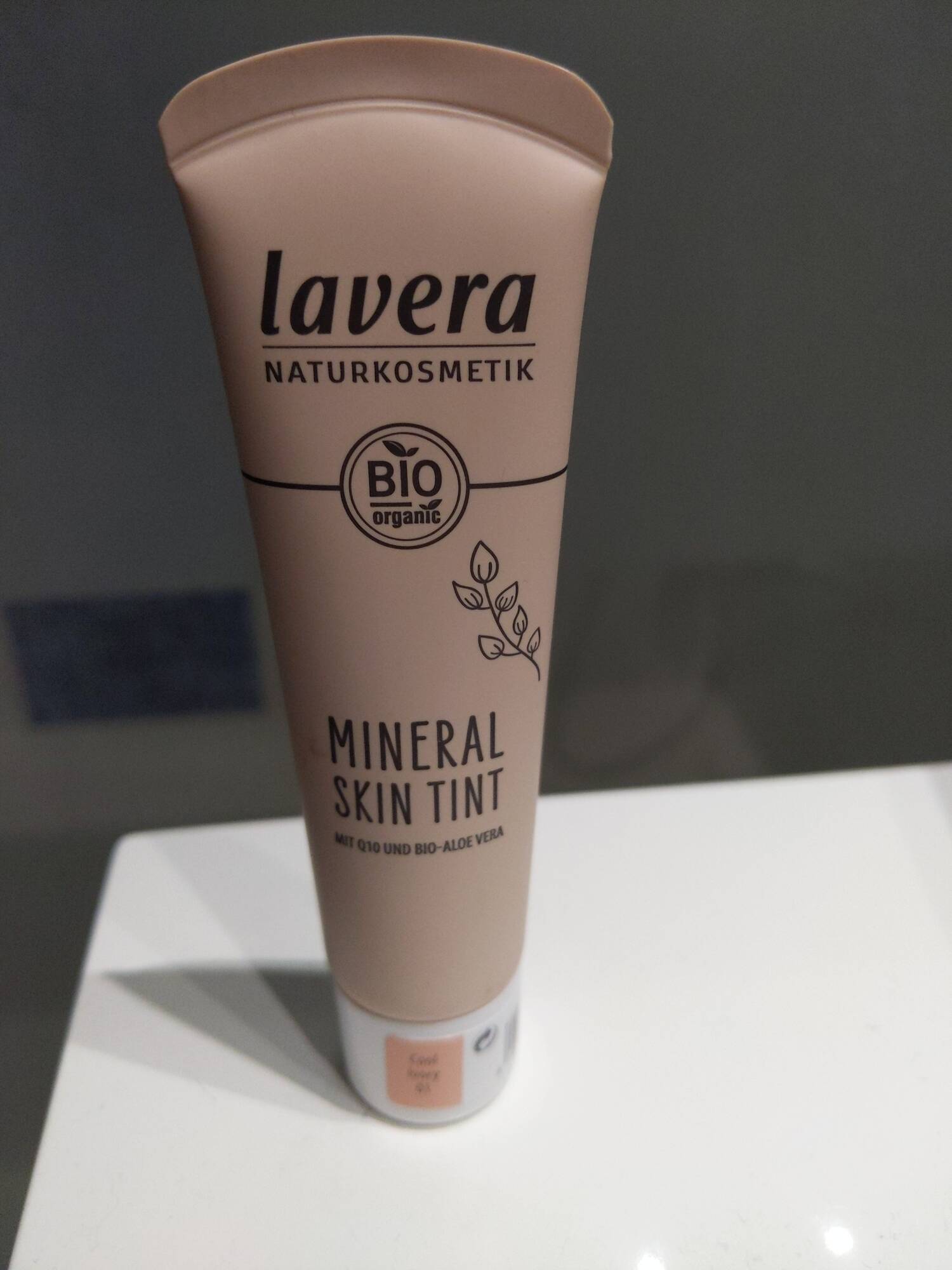 LAVERA - Mineral skin tint cool ivory 01