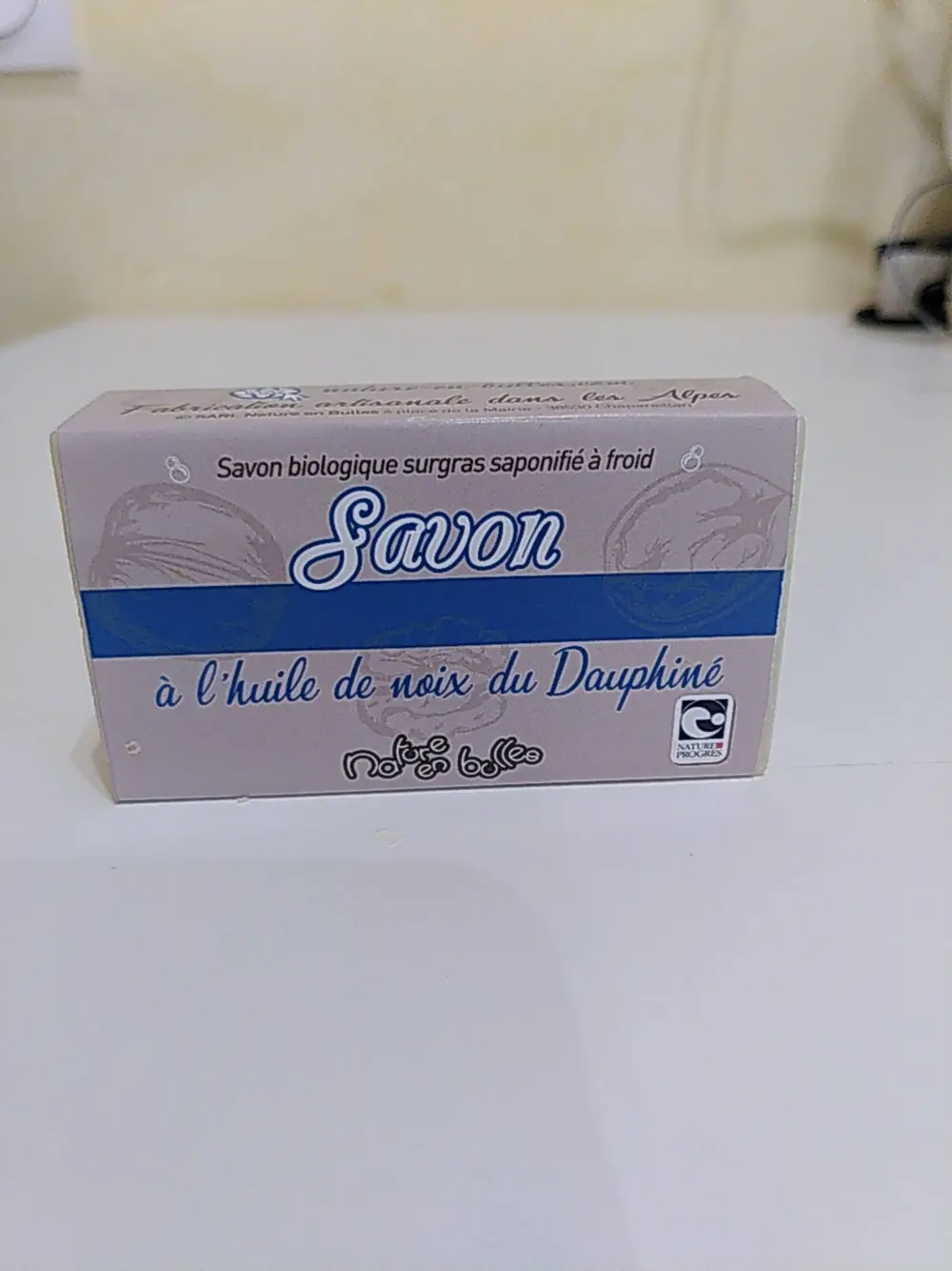 NATURE EN BULLES - Savon à l'huile de noix du dauphiné 