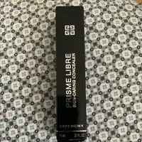 GIVENCHY - Prisme libre - Skin-caring concealer