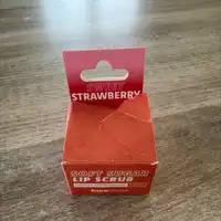 FACE FACTS - Soft sugar - Lip scrub sweet strawberry