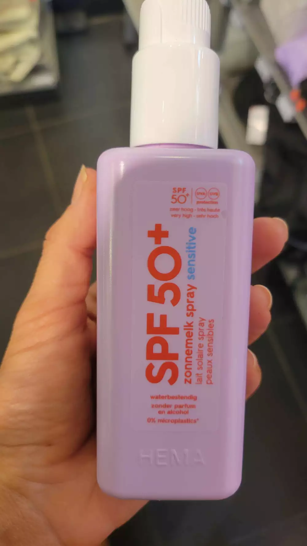 HEMA - Spf 50 + -  Lait solaire spray peaux sensible