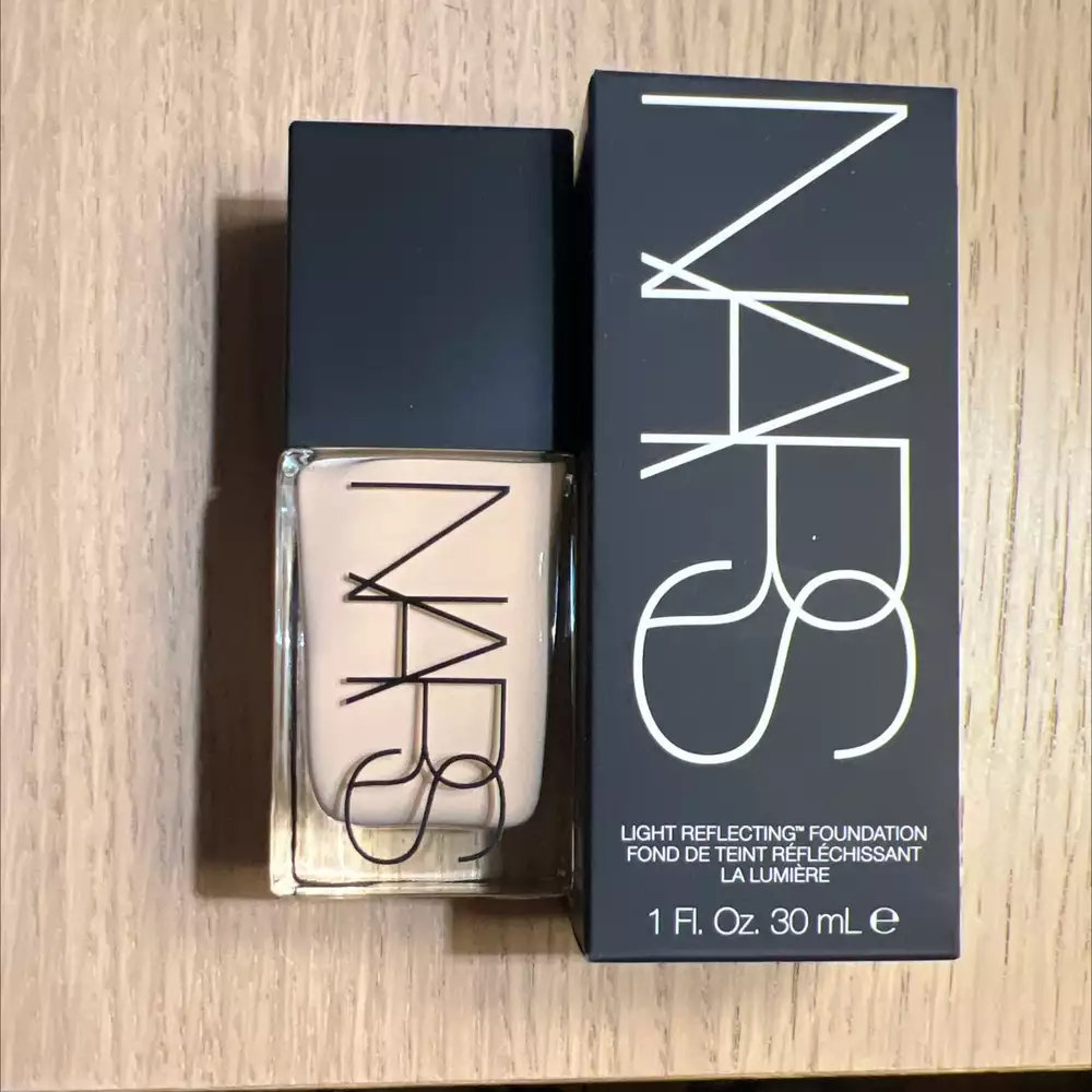 NARS - Fond de teint réfléchissant la lumière 
