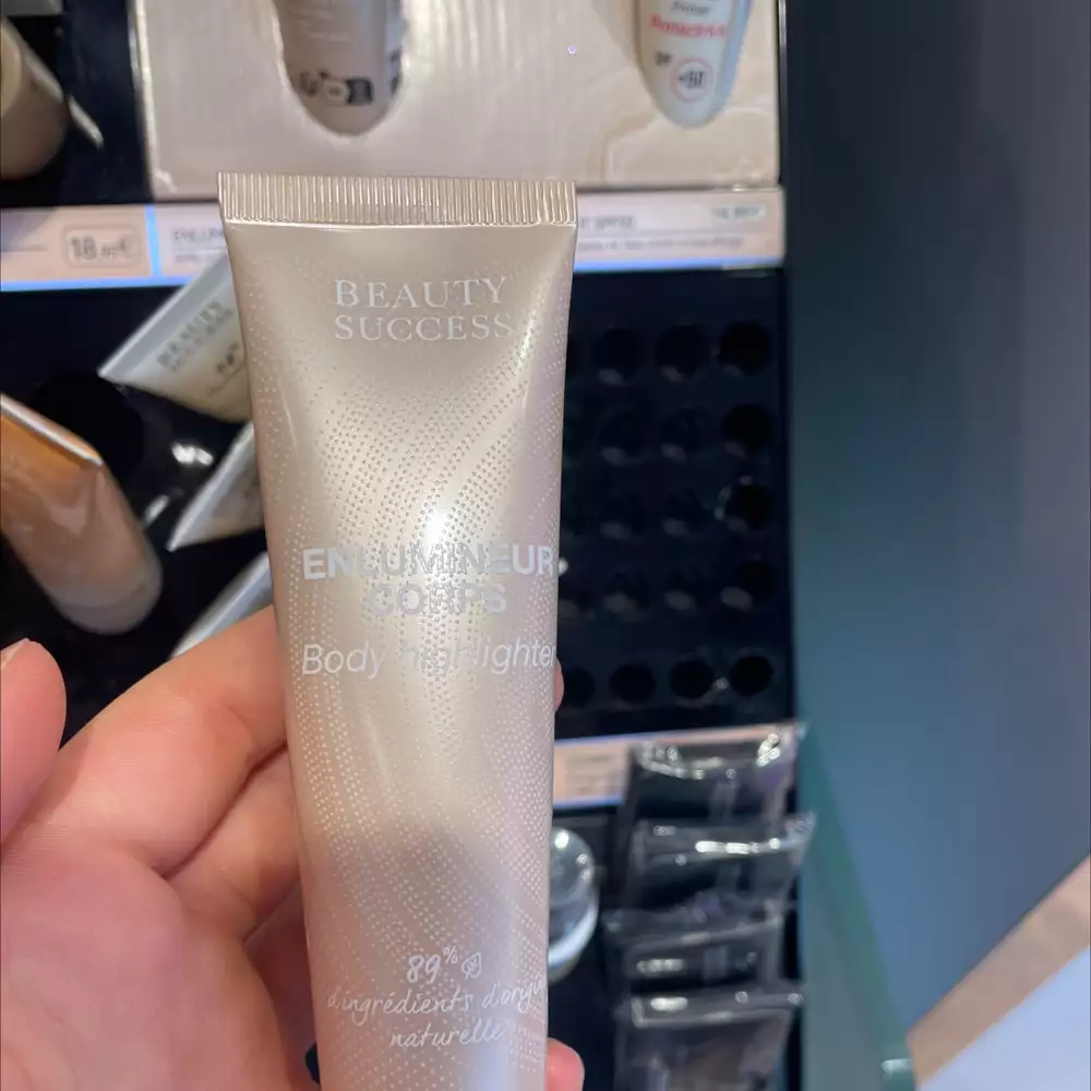 BEAUTÉ SUCCESS - Enlumineur corps