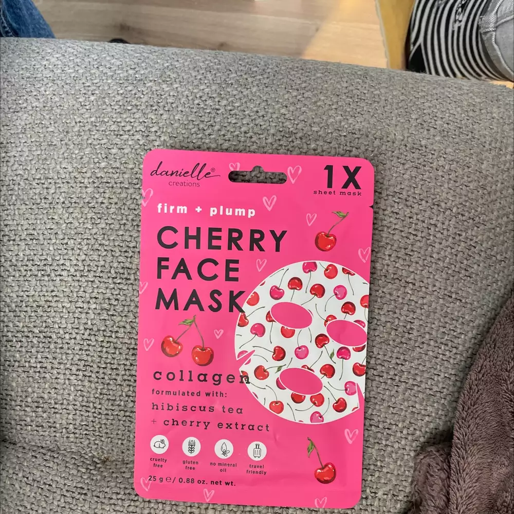 DANIELLE CREATIONS - Firm + plump - Cherry face mask