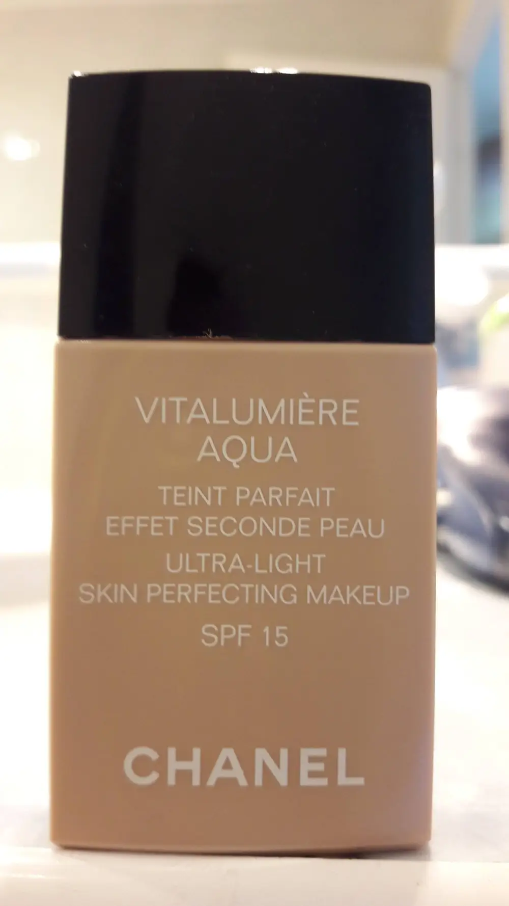 CHANEL - Vitalumière aqua - Teint parfait SPF 15 - 40 Beige