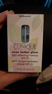 CLINIQUE - Even Better glow - Fond de teint révélateur d'éclat SPF 15