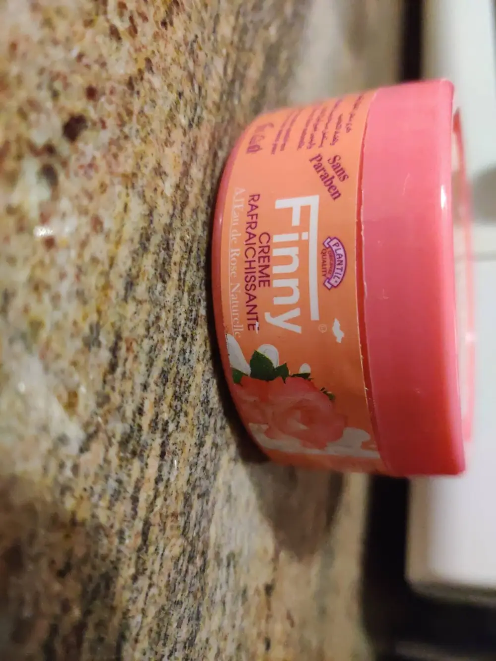 FINNY - Crème rafraîchissante à l'eau de rose naturelle