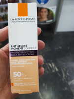 LA ROCHE-POSAY - Anthelios pigment correct - Photocorrection daily tinted cream SPF 50