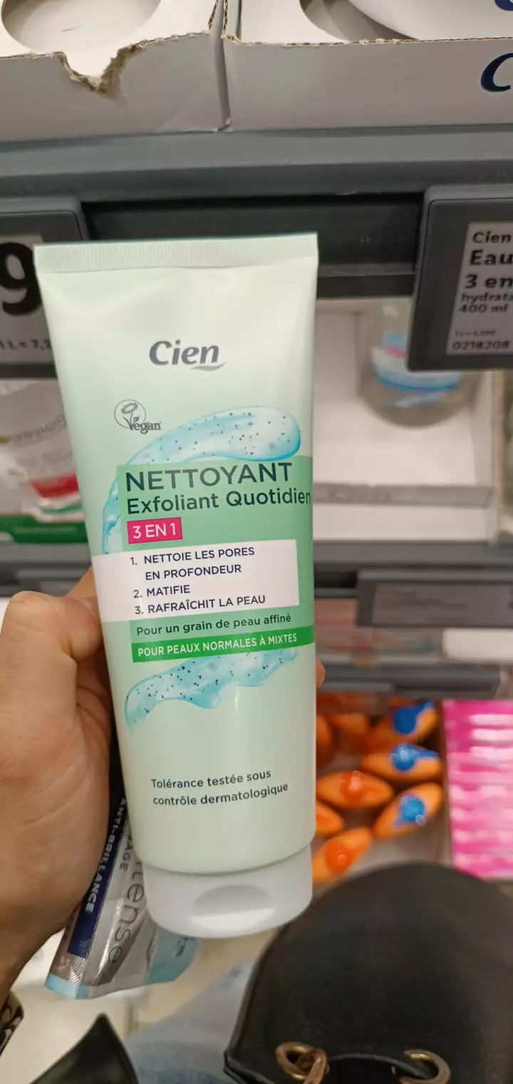 CIEN - Nettoyant exfoliant quotidien 3 en 1