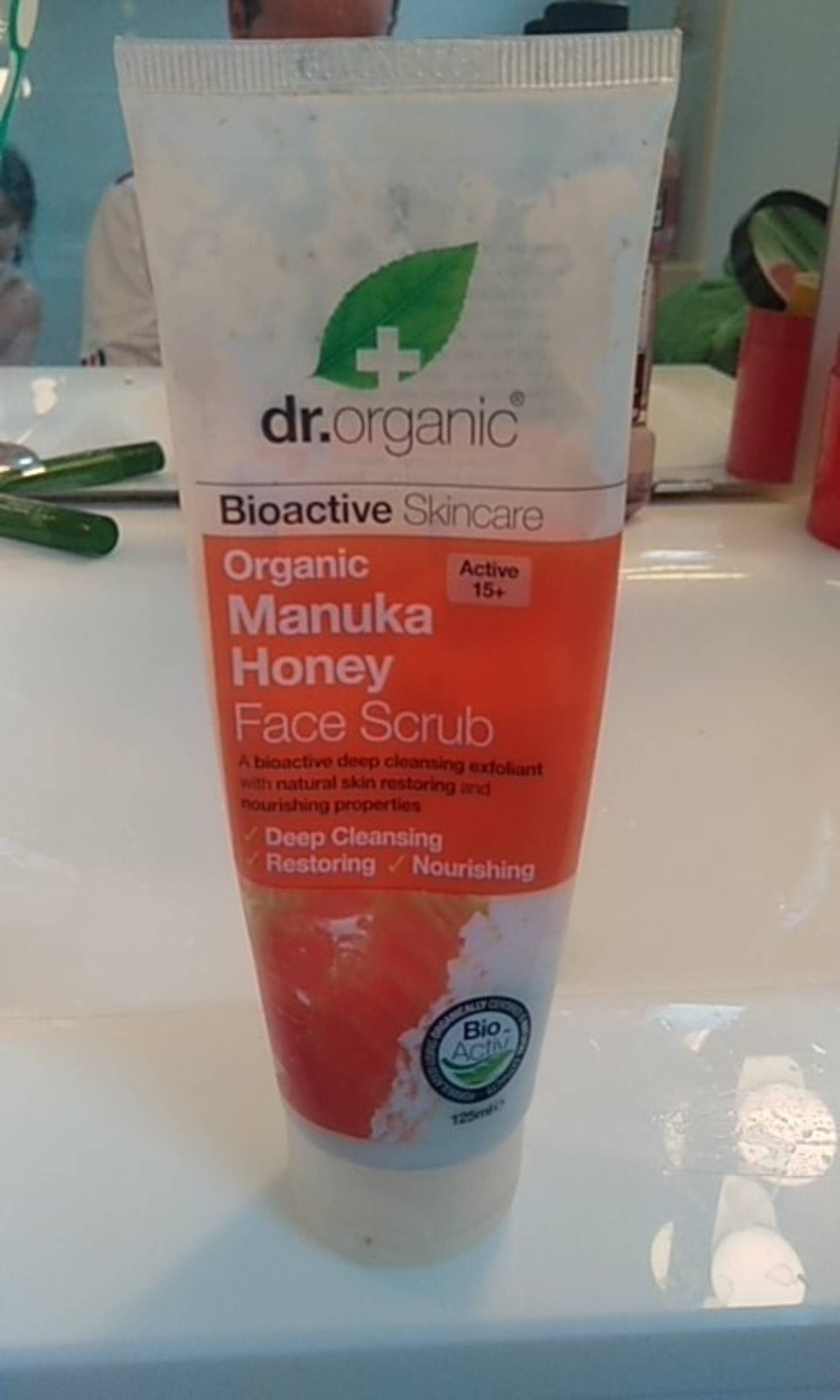 DR. ORGANIC - Organic - Manuka honey face scrub