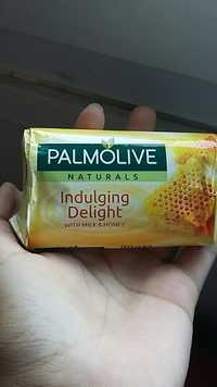 PALMOLIVE - Naturals - Indulging delight with milk & honey