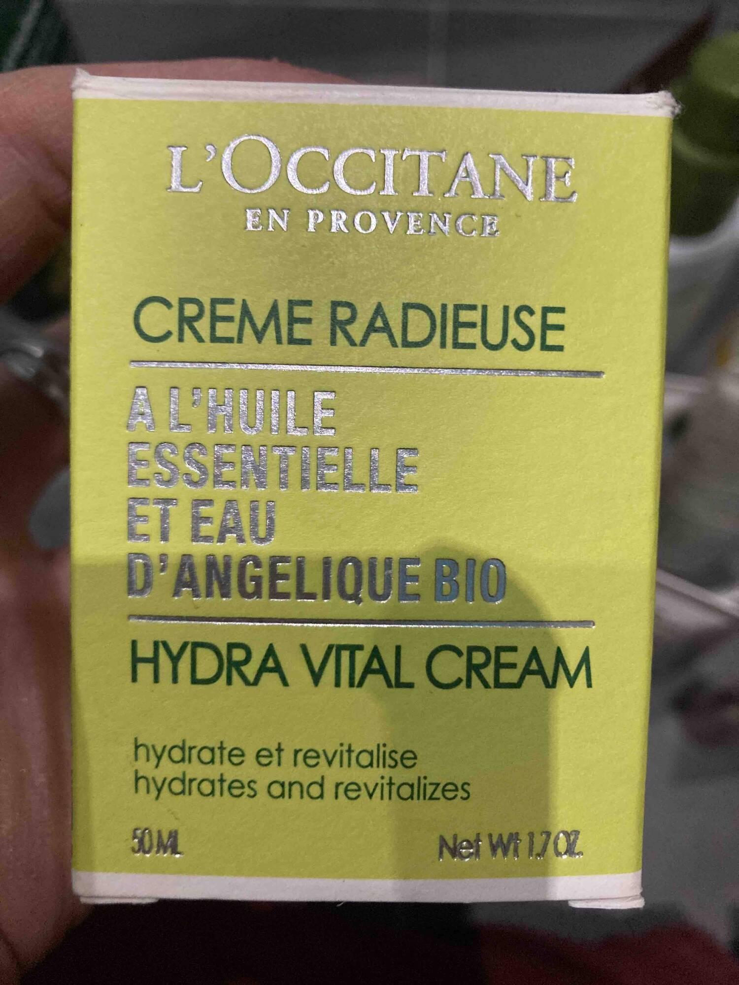 L'OCCITANE - Crème radieuse à l'huile essentielle et eau d'angélique