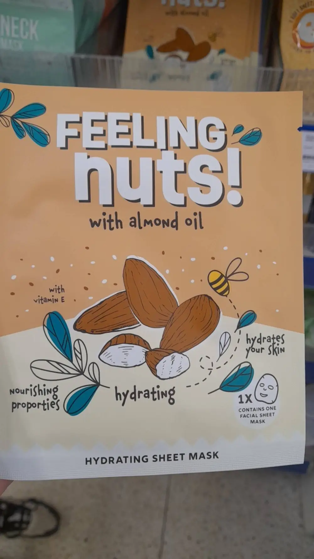 FEELING NUTS - Hydrating sheet mask with almond oil