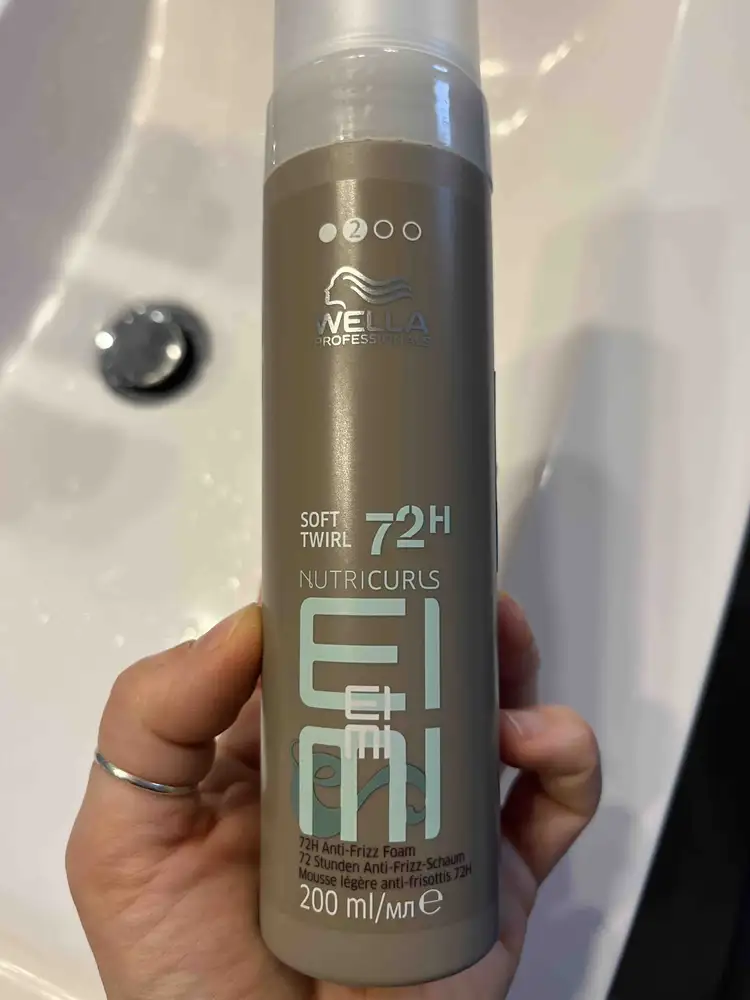 WELLA - Eimi - Mousse légère anti-frisottis 72h