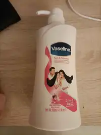VASELINE - Soft & smooth - Shampooing nourrissant au lait