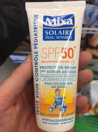 MIXA - Solaire peau sensible - Protection enfant 1ères sorties au soleil SPF 50+
