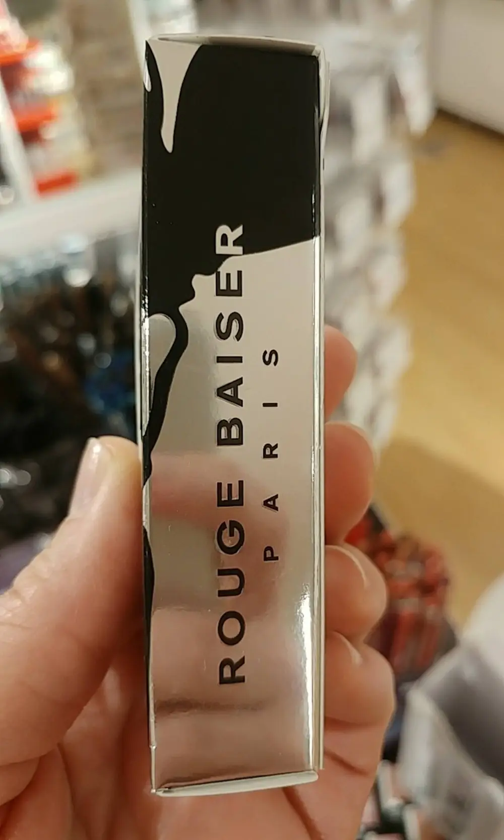 ROUGE BAISER - Rouge à lèvres ultra brillant