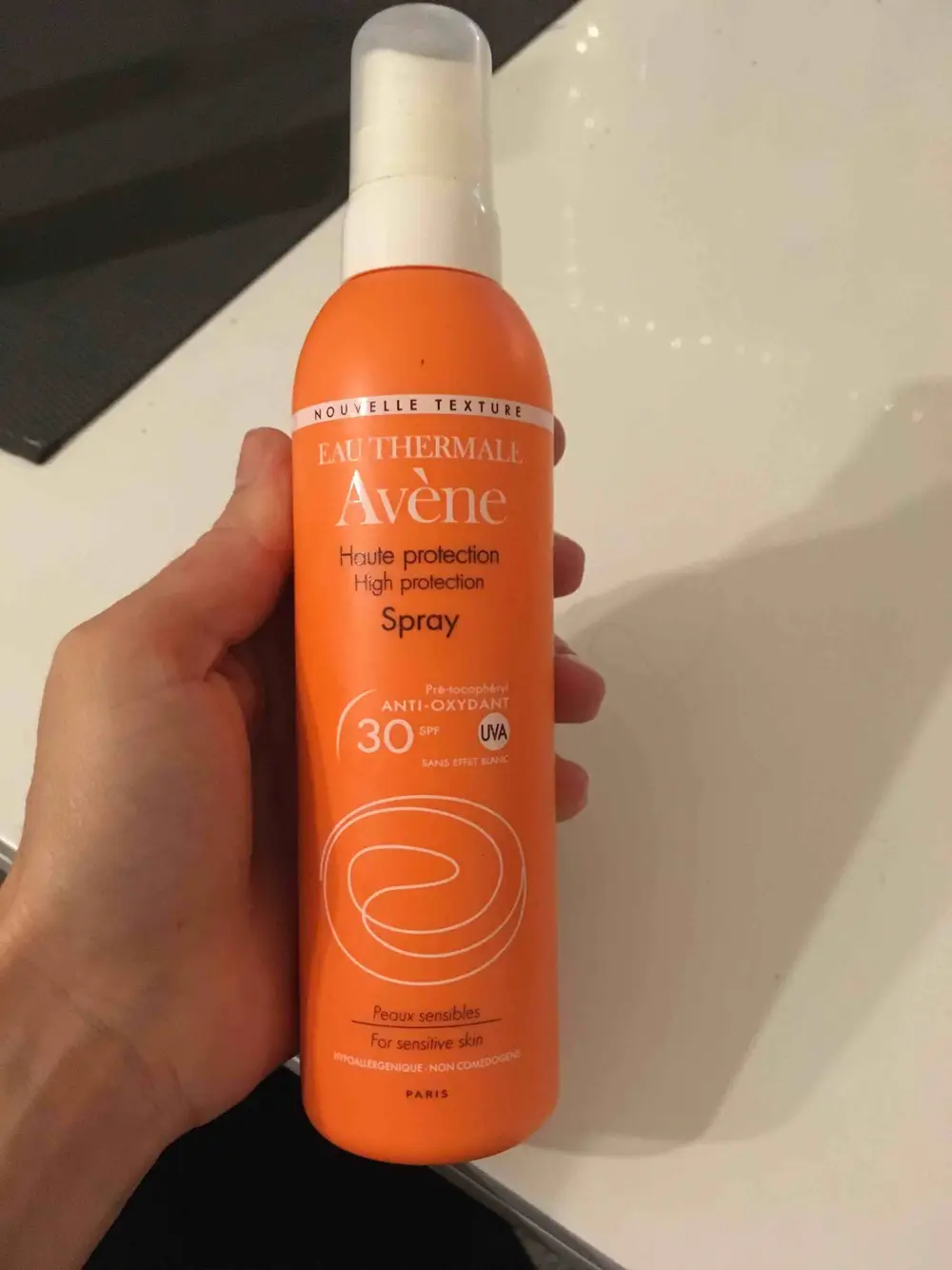 AVÈNE - Spray - Eau thermale pré-tocophéryl, anti-oxydant 