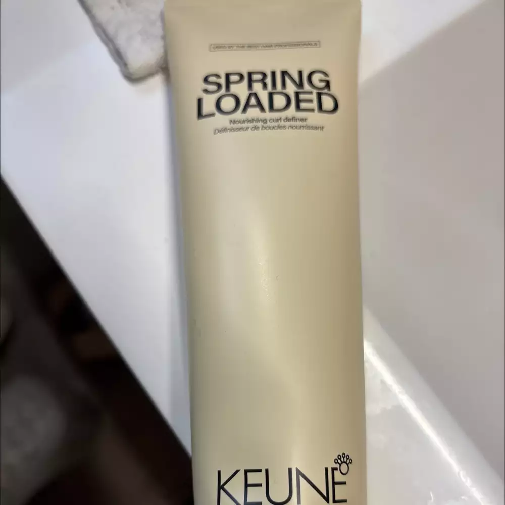 KEUNE - Spring loaded - Définisseur de boucles nourrissant