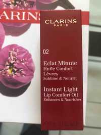 CLARINS - Eclat minute - Huile confort lèvres 02