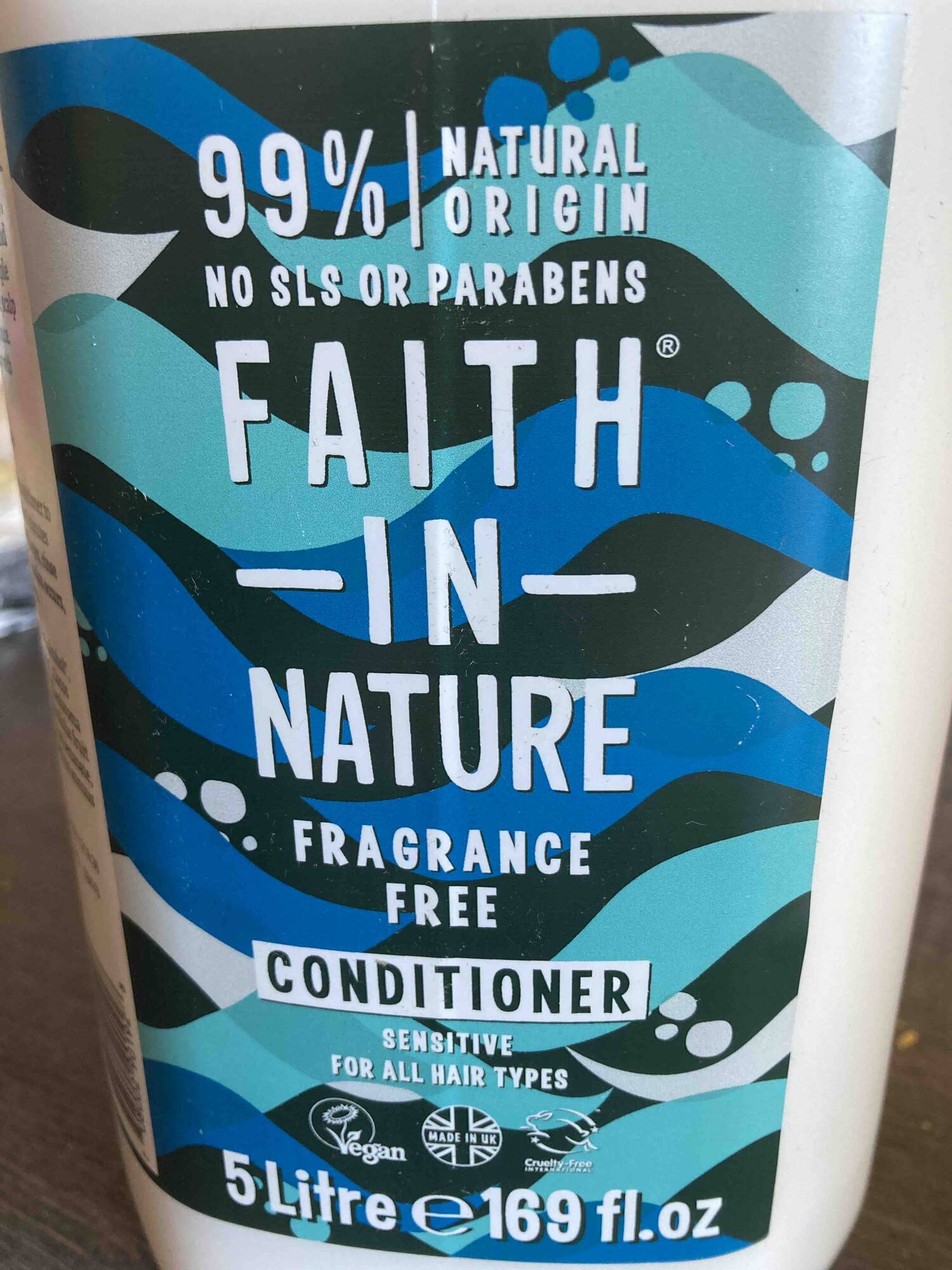 FAITH IN NATURE - Conditioner sensitive for all hair types
