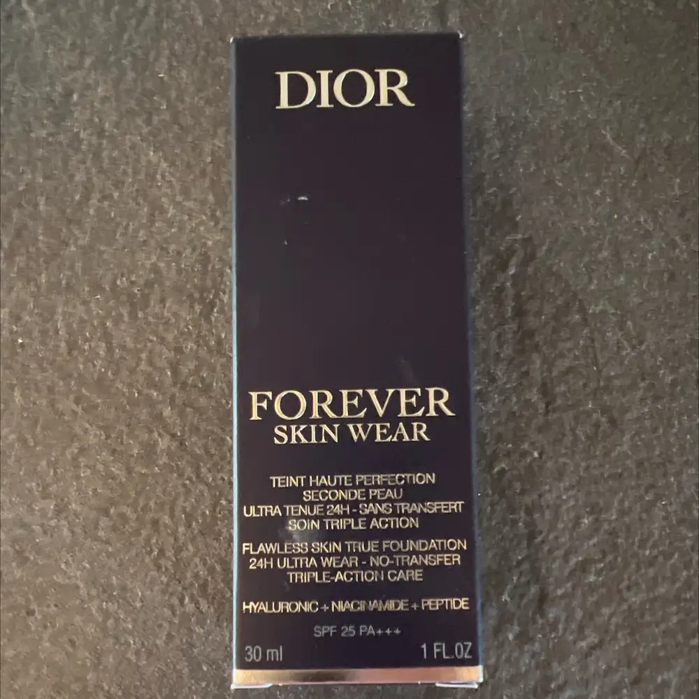 DIOR - Forever skin wear - Flawless skin true foundation