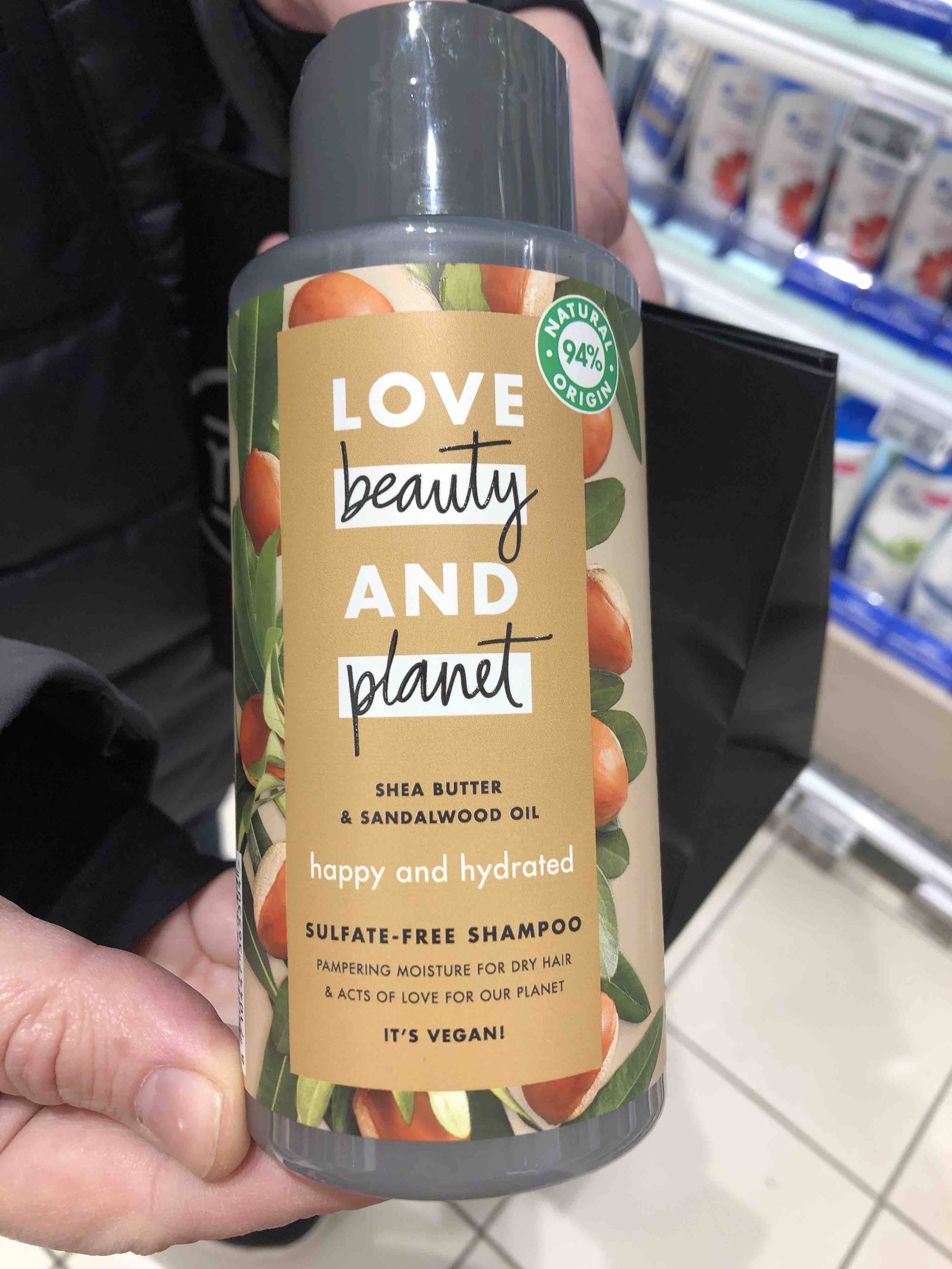 LOVE BEAUTY AND PLANET - Happy and hydrated - Sulfate-free shampoo