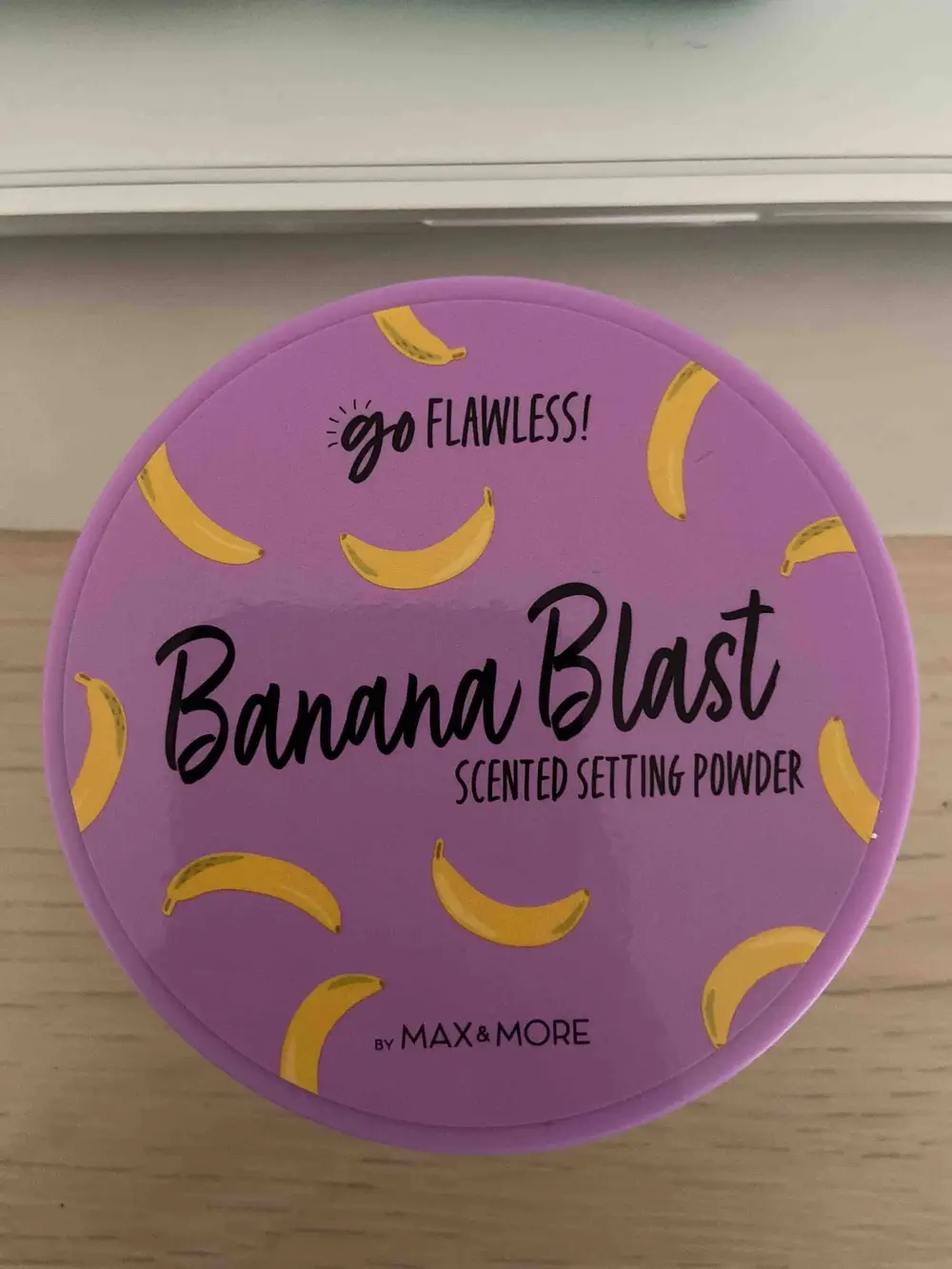 MAX & MORE - Go flawless! - Banana blast scented setting powder