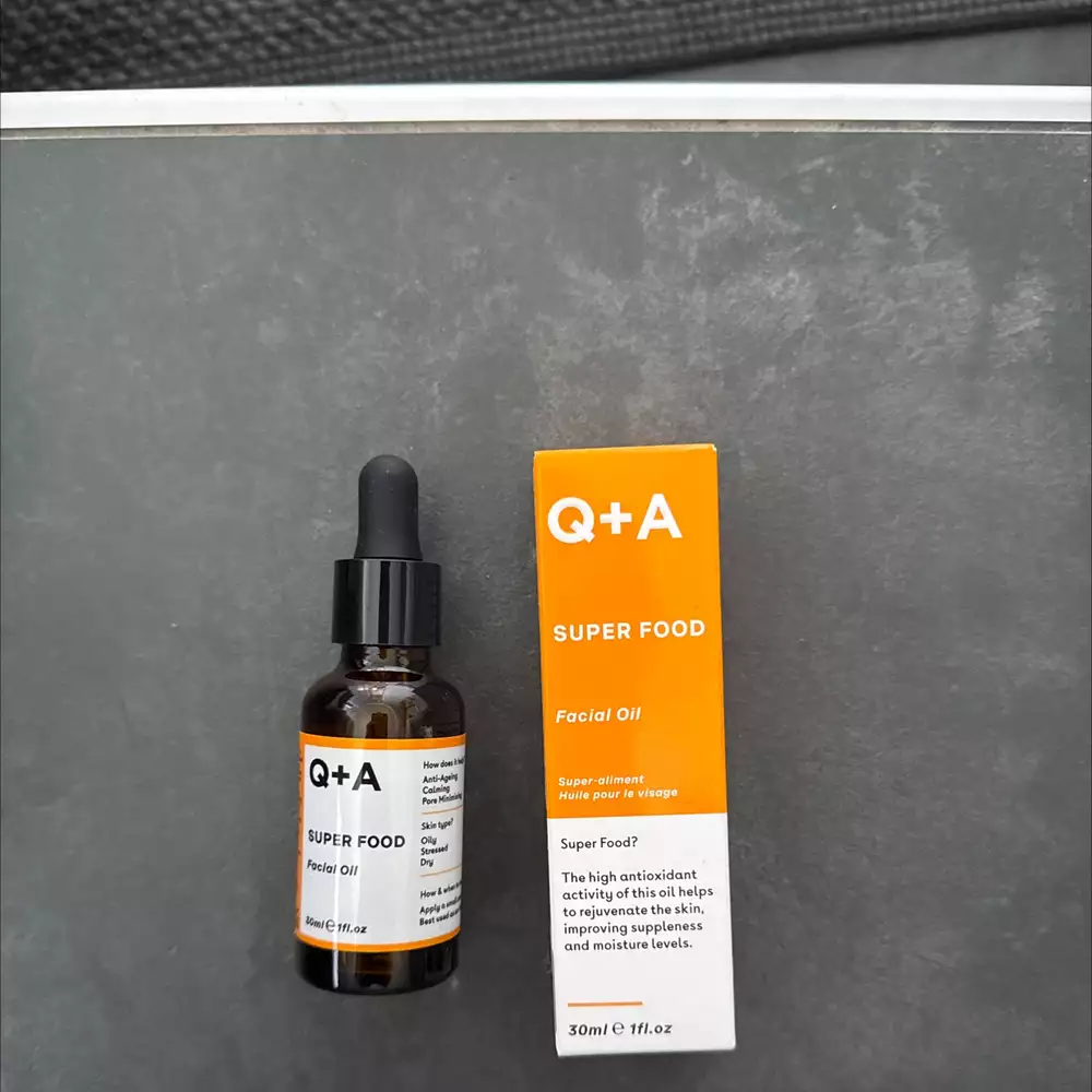 HOLLAND & BARRETT - Q+A Super food - Facial oil