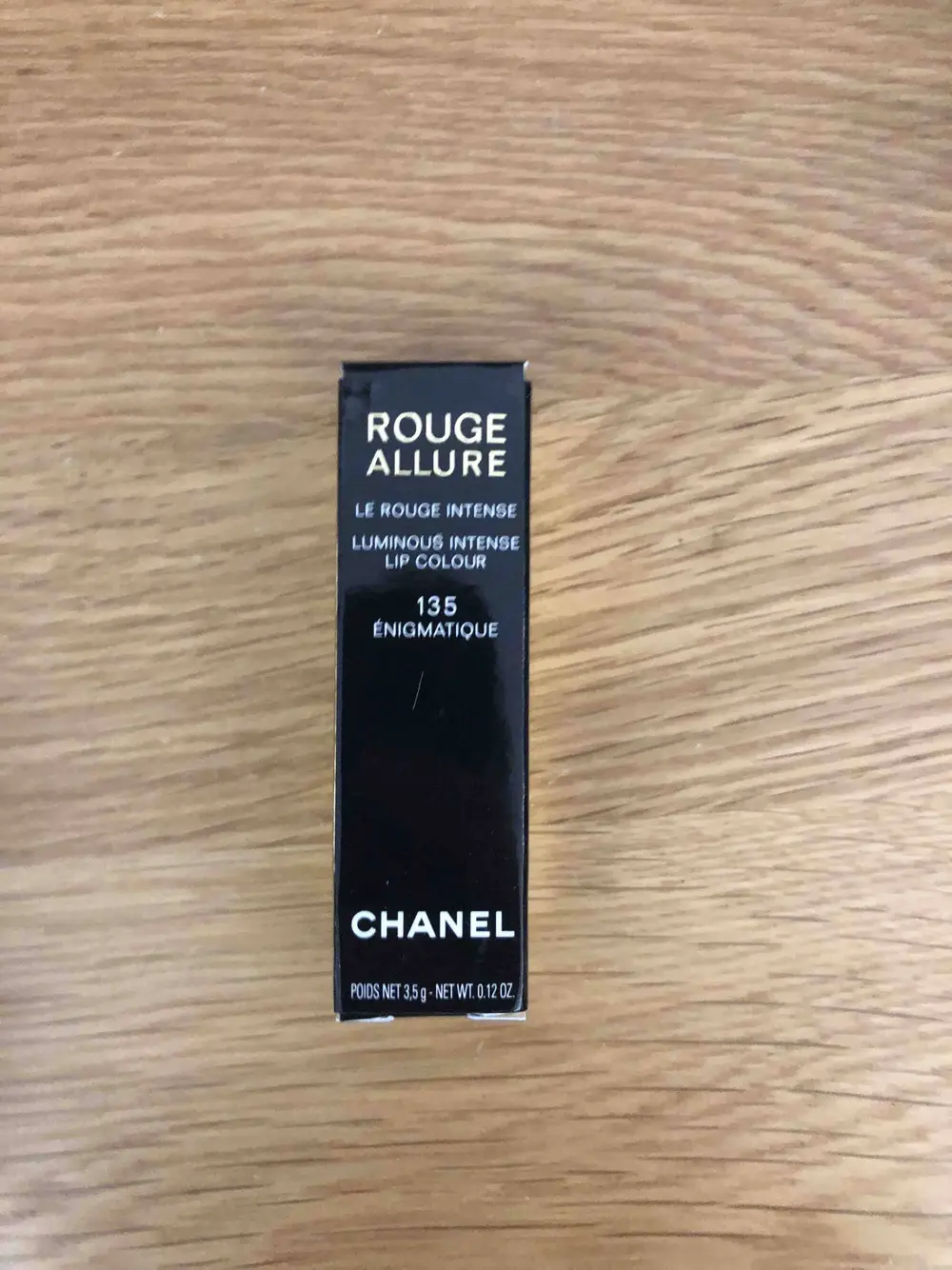 CHANEL - Rouge allure - Le rouge intense 135 Énigmatique