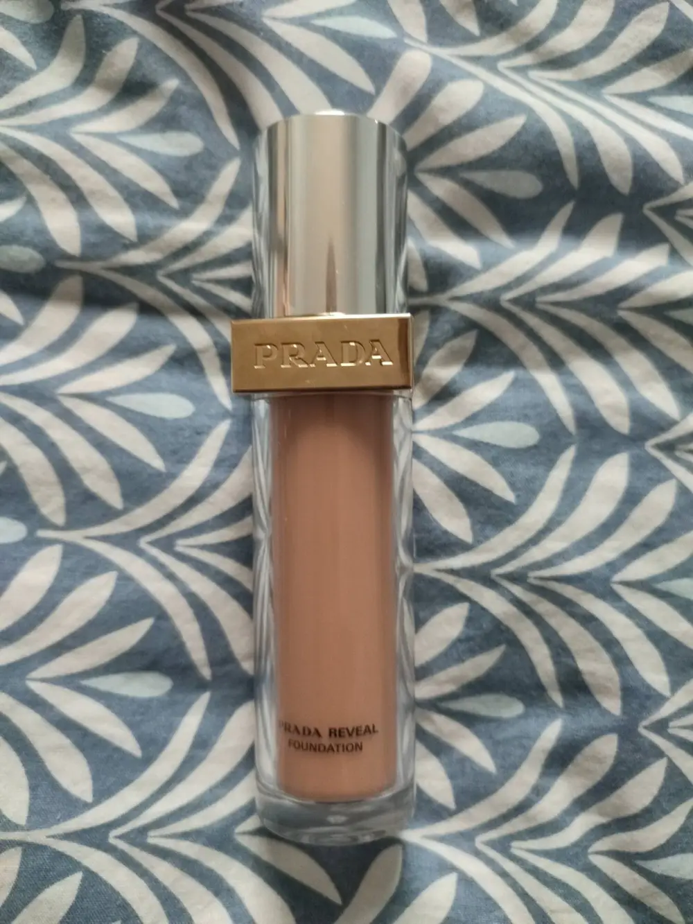 PRADA - Reveal foundation 