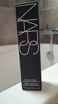 NARS - Fond de teint éclat naturel longue tenue
