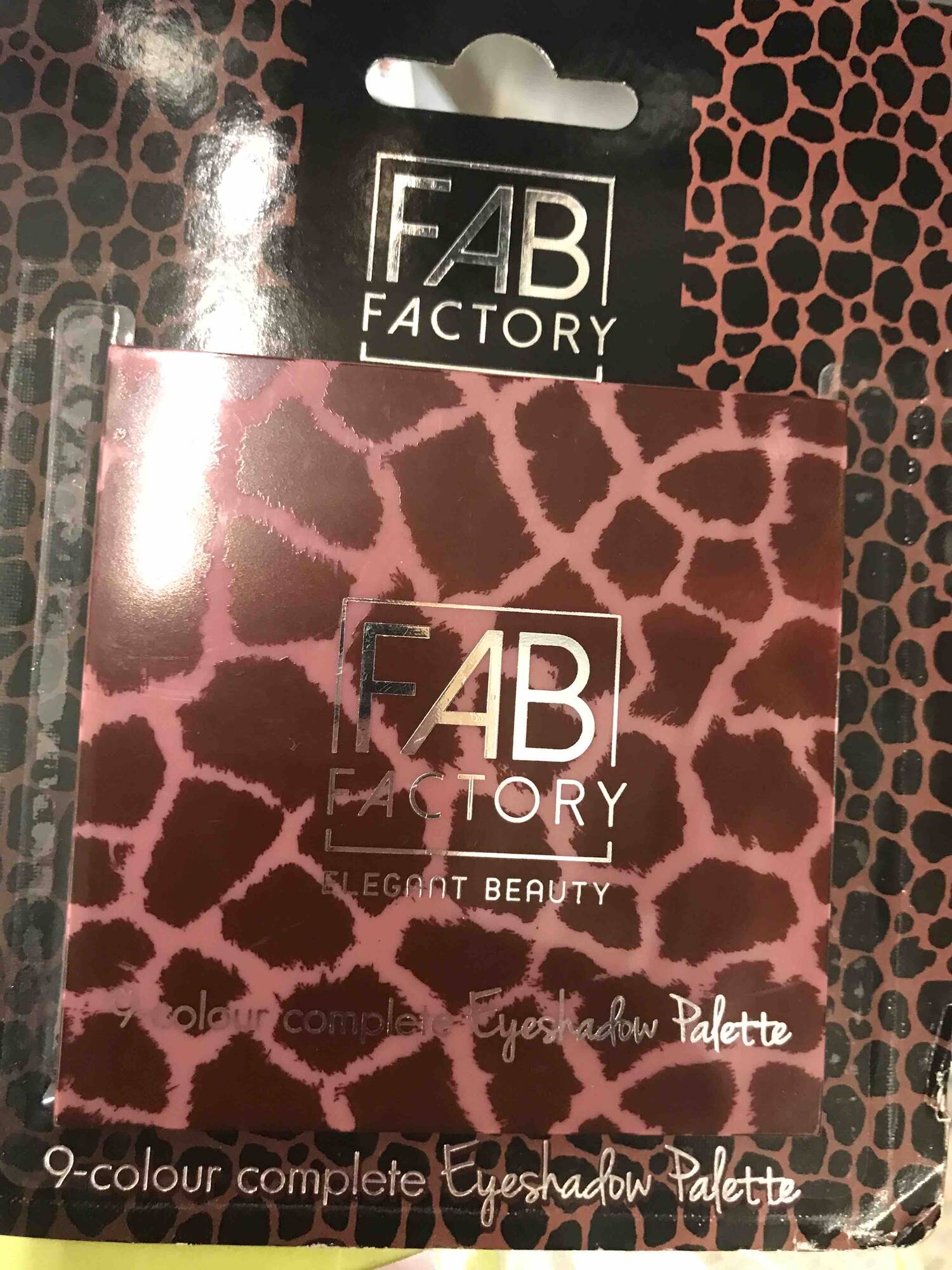 FAB FACTORY - 9-colour complete eyeshadow palette